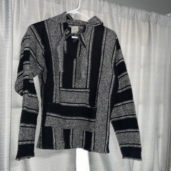 Poncho hoodie - Picture 2 of 3